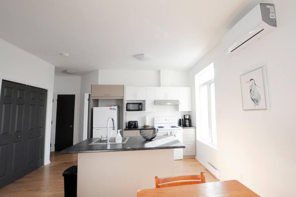 Le 1808 - Spacieux Avec Balcon - Nord De Quebec Apartment Luaran gambar